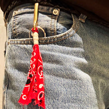 Laden Sie das Bild in den Galerie-Viewer, LE CHALET ST. MORITZ Key Holder - Schlüsselanhänger