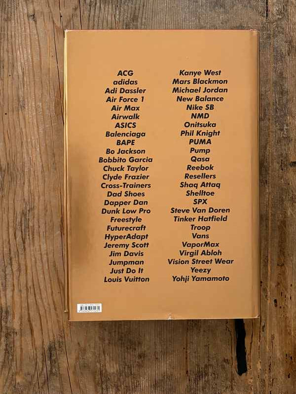 THE ULTIMATE SNEAKER BOOK - USED