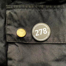 Carica l'immagine nel visualizzatore di Gallery, "McQueen278" Pin - Spilla