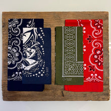 Carica l'immagine nel visualizzatore di Gallery, Bandana XL Yoshi BLUE
