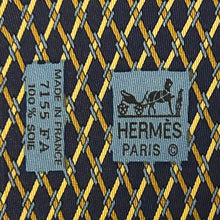 Carica l'immagine nel visualizzatore di Gallery, H- BLEU Bracelet - Hermes® Silk &amp; 18K plated donut
